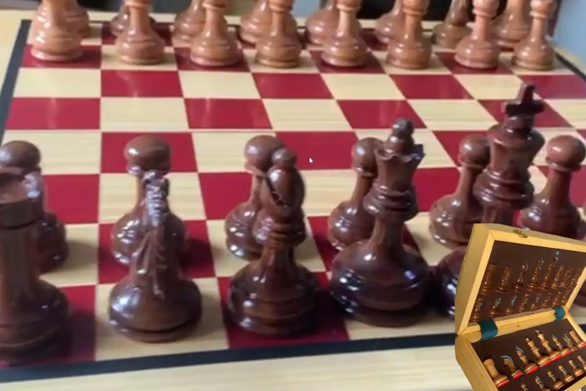 Royal Pedestal Chess